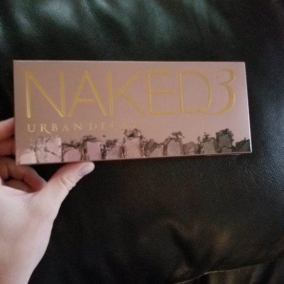 Urban Decay Naked 3 Eyeshadow Palette - Picture 8 of 9